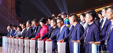 2021年度家裝兩會盛裝召開丨銘品裝飾董事長做專題演講，解讀設計化和部品趨勢！