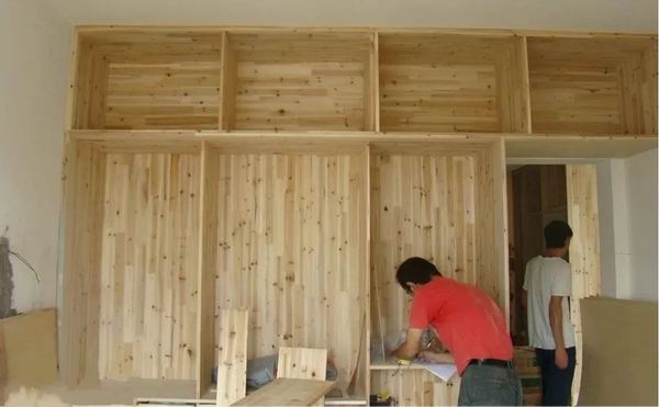 杭州裝修指南|家具全屋定制與現場木工做到底哪個更好?