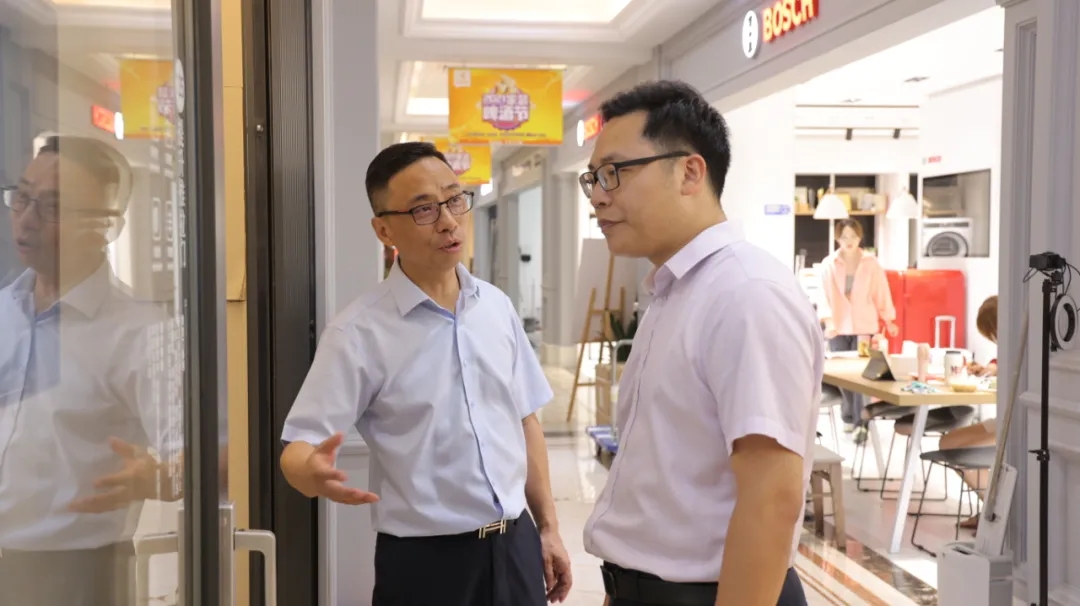 實地走訪銘品展廳，調研企業