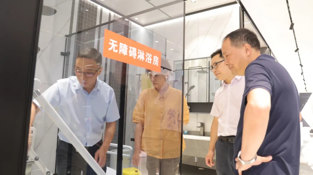 實地走訪銘品展廳，調研企業