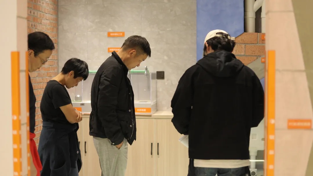 杭州裝修公司銘品裝飾透明家裝節現場
