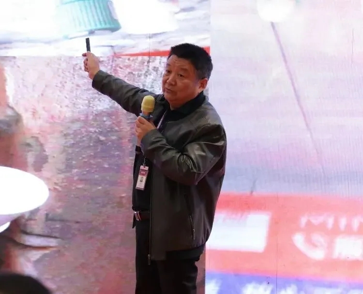 銘品工程中心副總經理戎總
