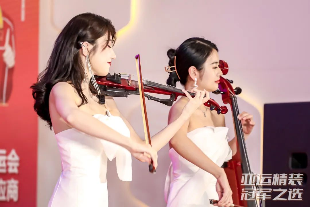 舞姿優雅  象征藝術美學