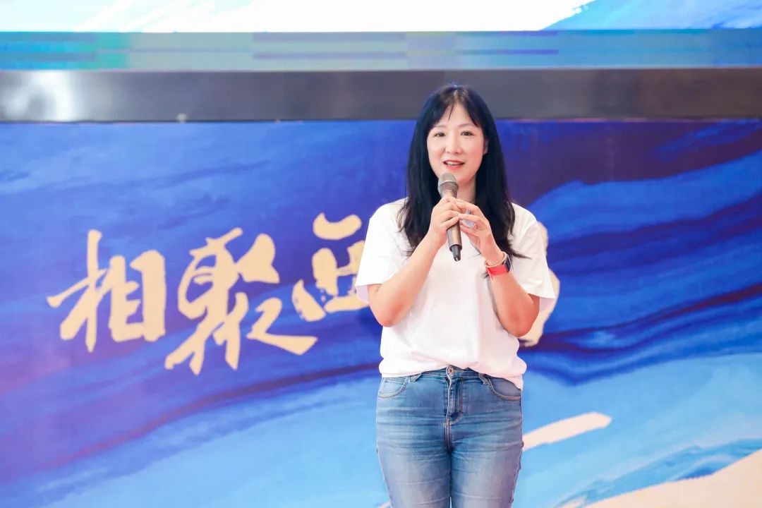 長江商學院E383班導師王衛老師作開場分享