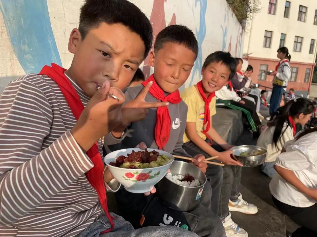 云南紅河地區孩子們的燦爛笑顏